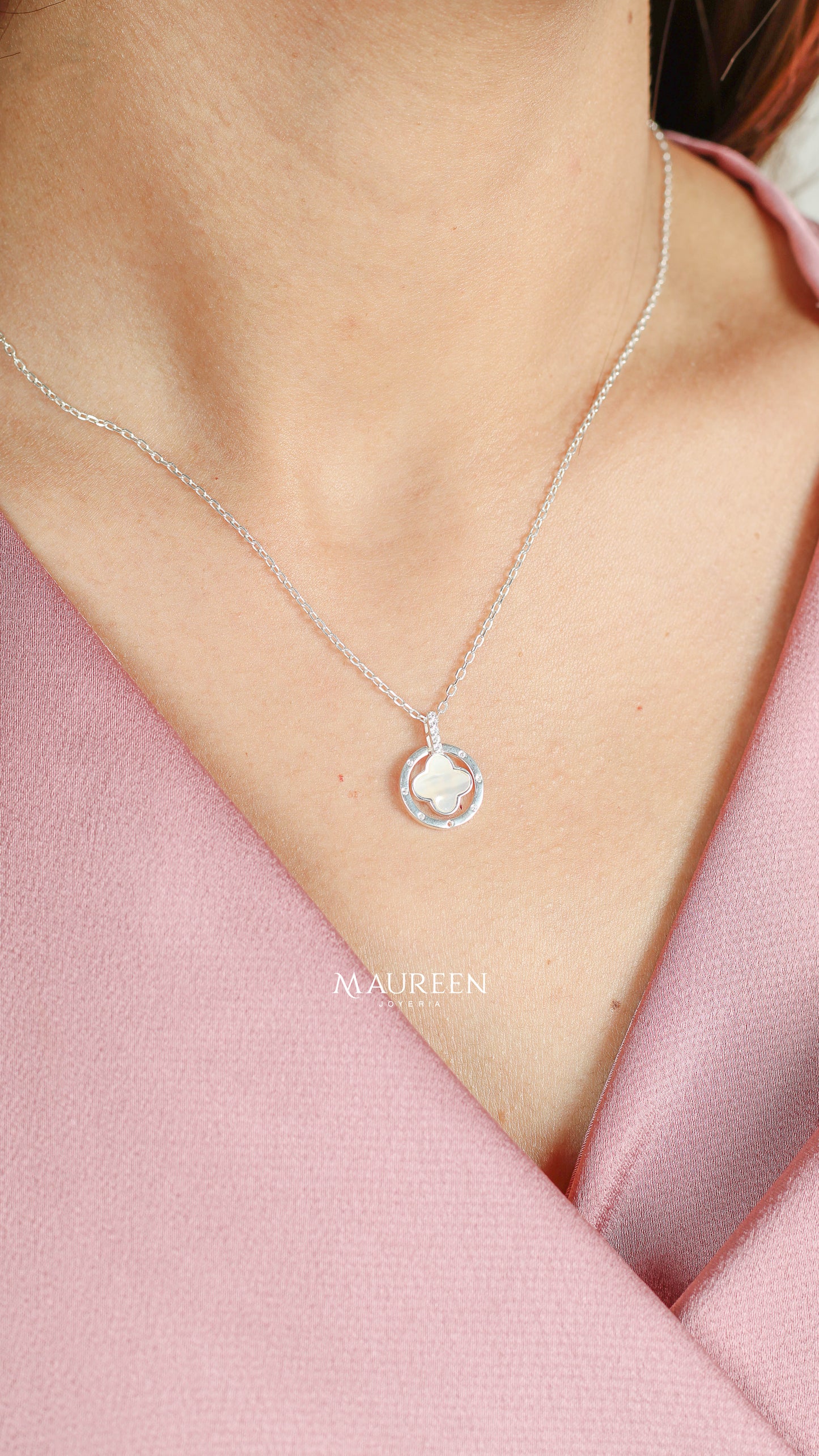 Collar flor VAN nacar - Plata