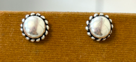 Aretes pegados media bola- plata