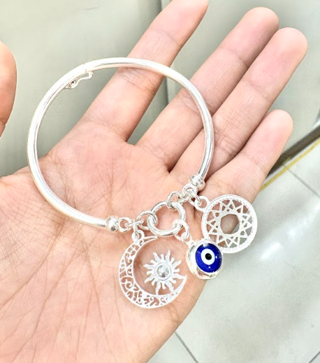 Puñera ojo turco circulo y luna - Plata