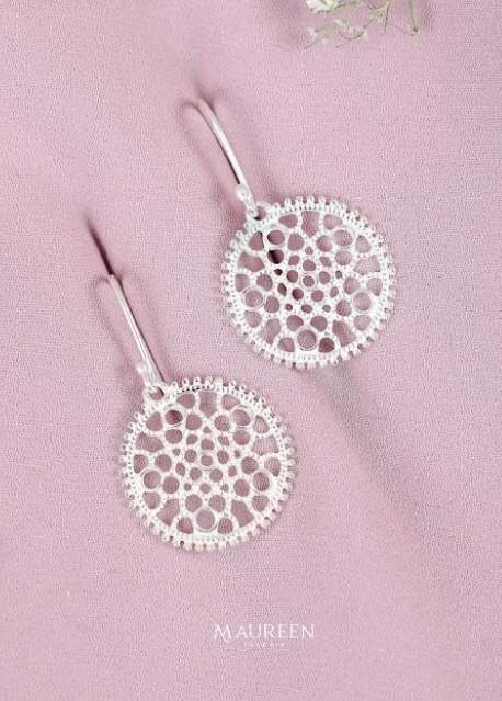 Arete circular flores caladas colgantes - Plata