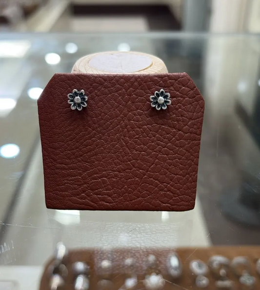 Arete flor 8 pétalos pegado - Plata
