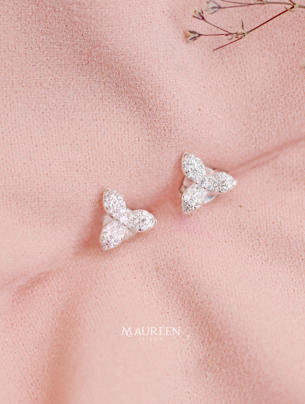 Arete flor 3 petalos con circones pegado- Plata