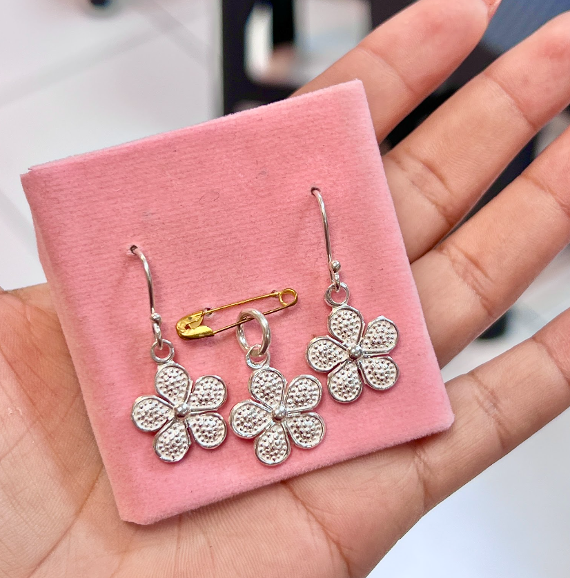 Juego flor 5 petalos con puntos colgante - Plata