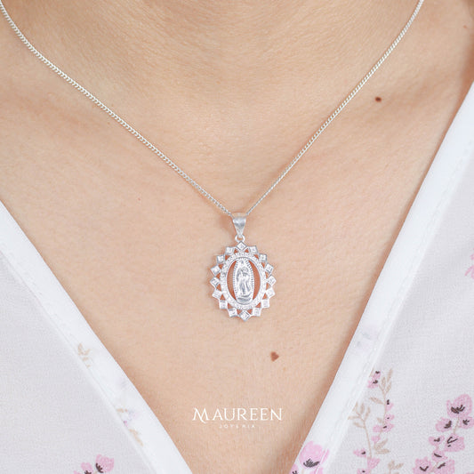 Dije Virgen de Guadalupe con circones- plata