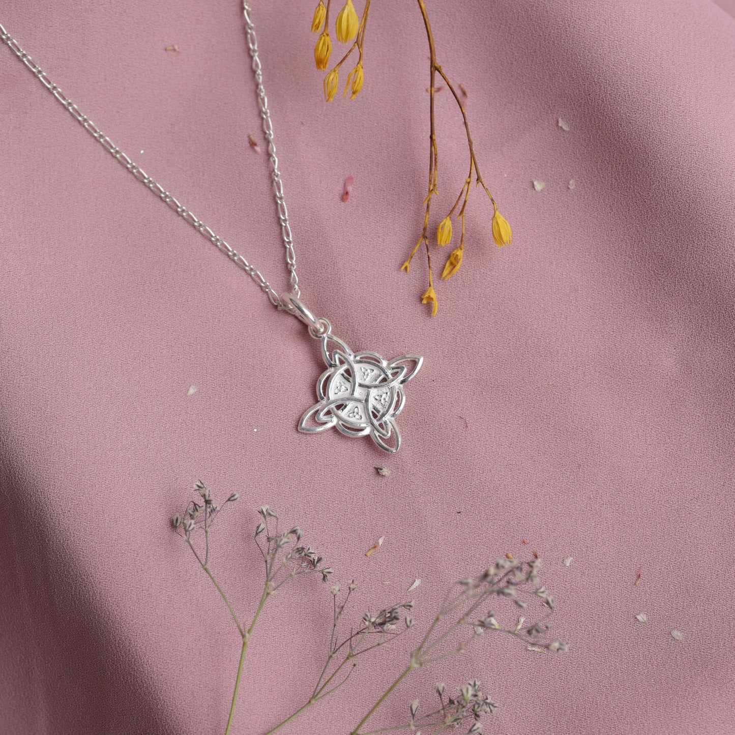 Dije nudo de bruja - Plata