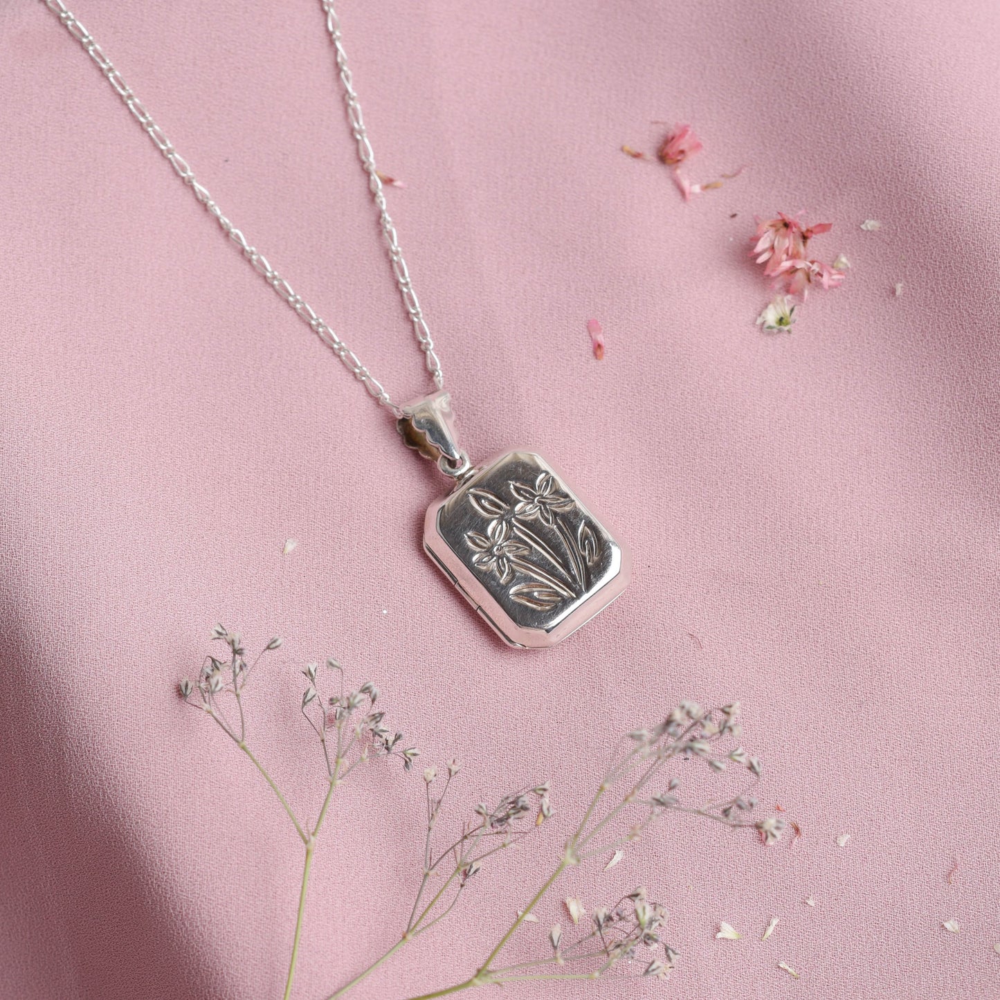 Dije relicario rectangular con flores - Plata