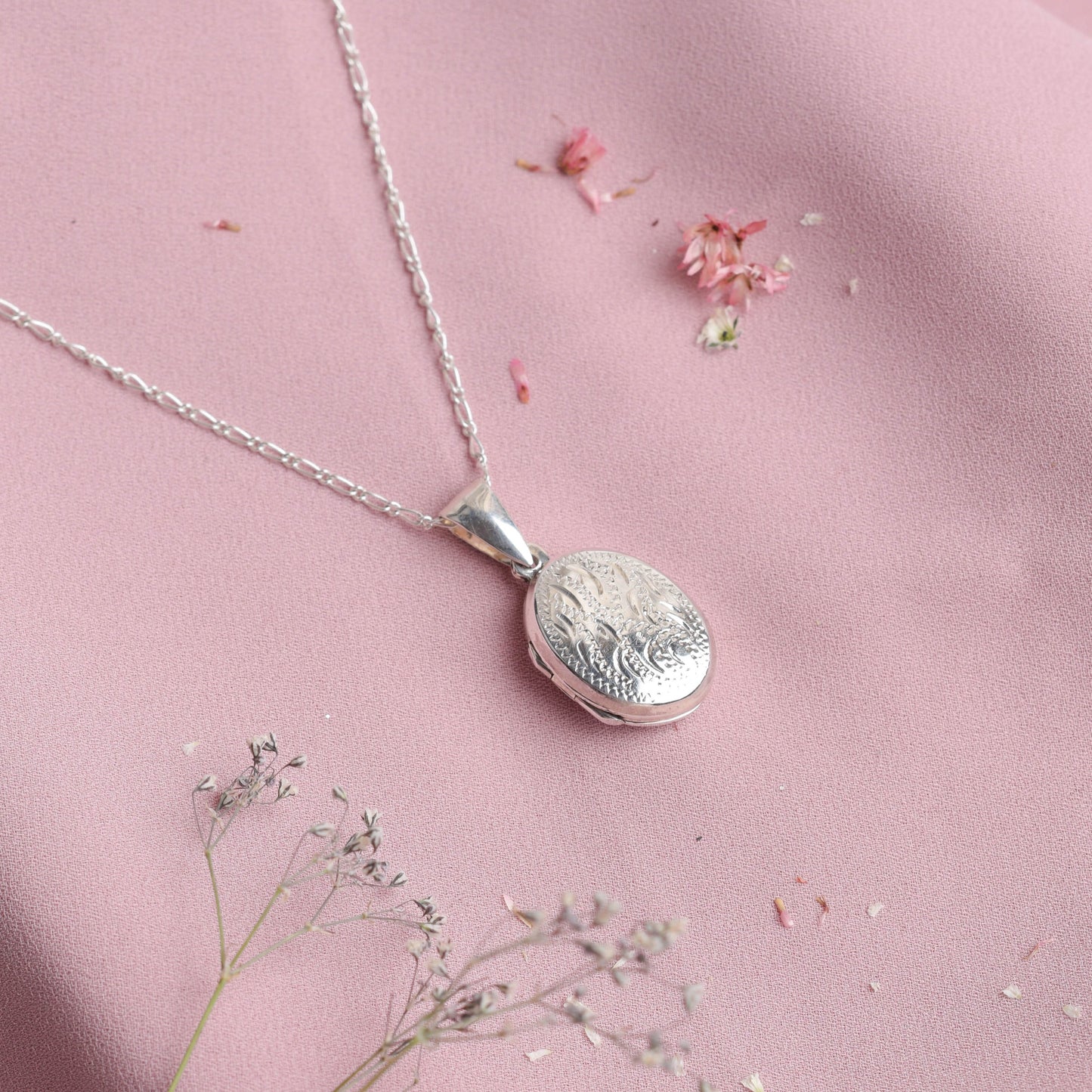 Dije relicario ovalado con hojas - Plata