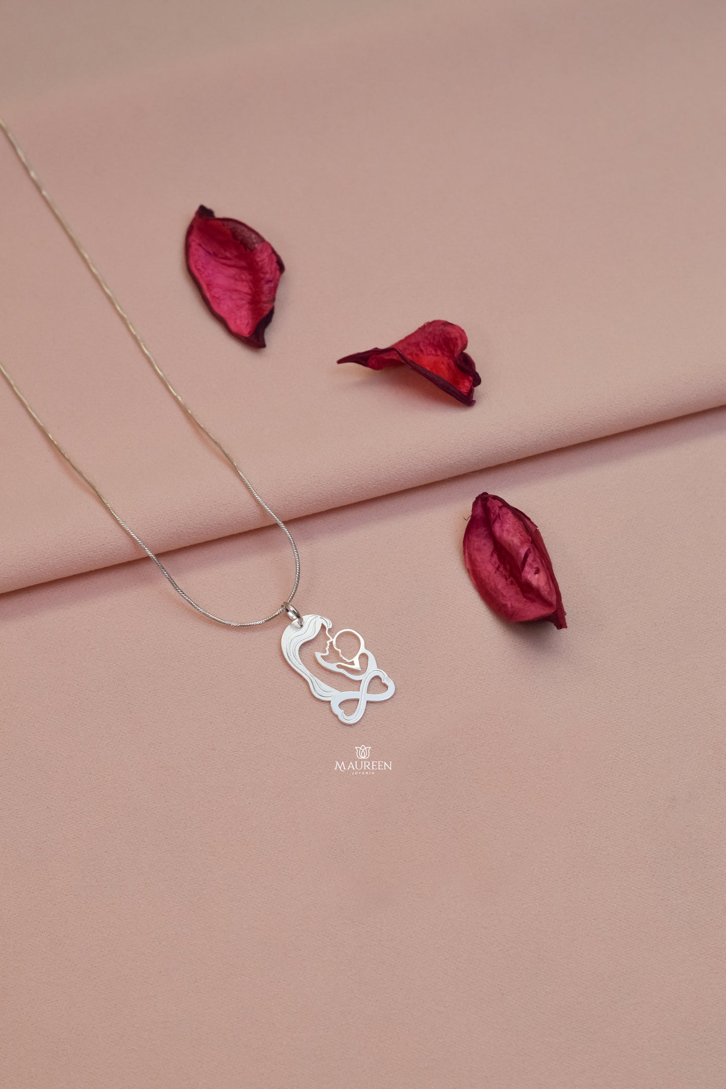 Dije calado mama y bebe