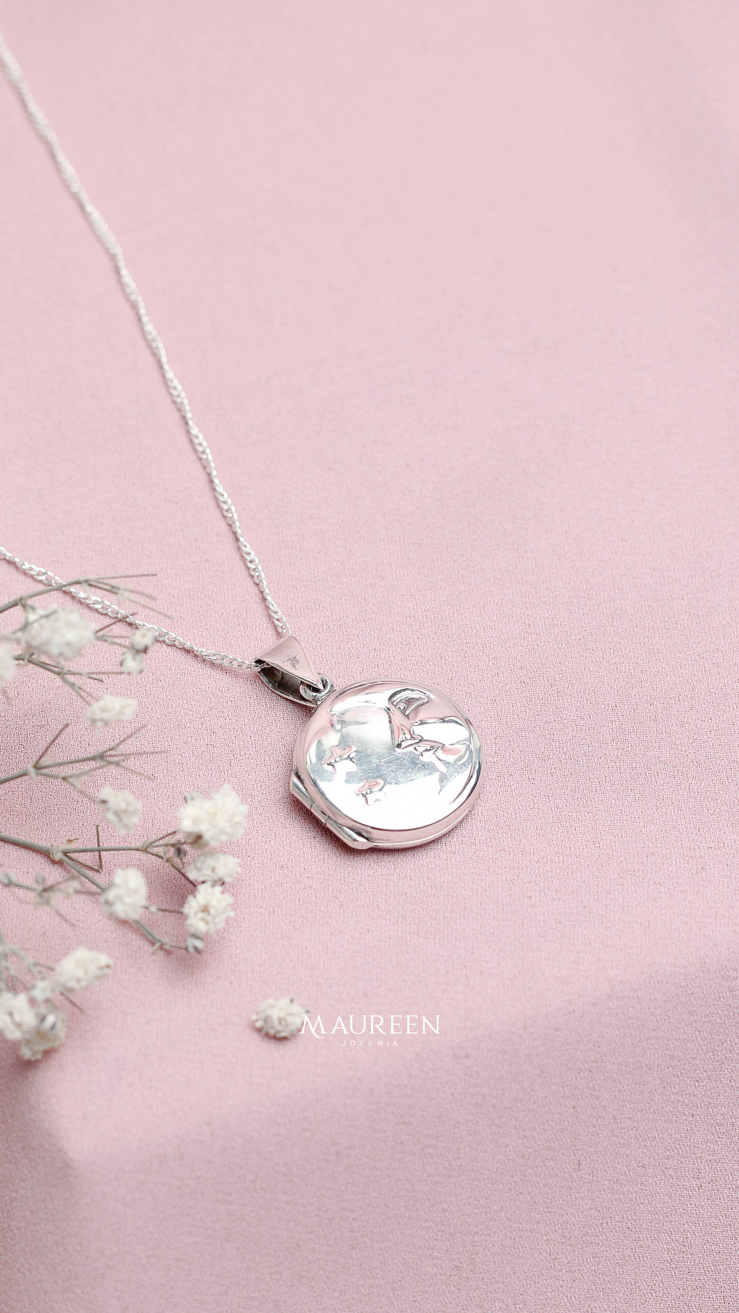 Dije relicario circular luna y estrellas - plata