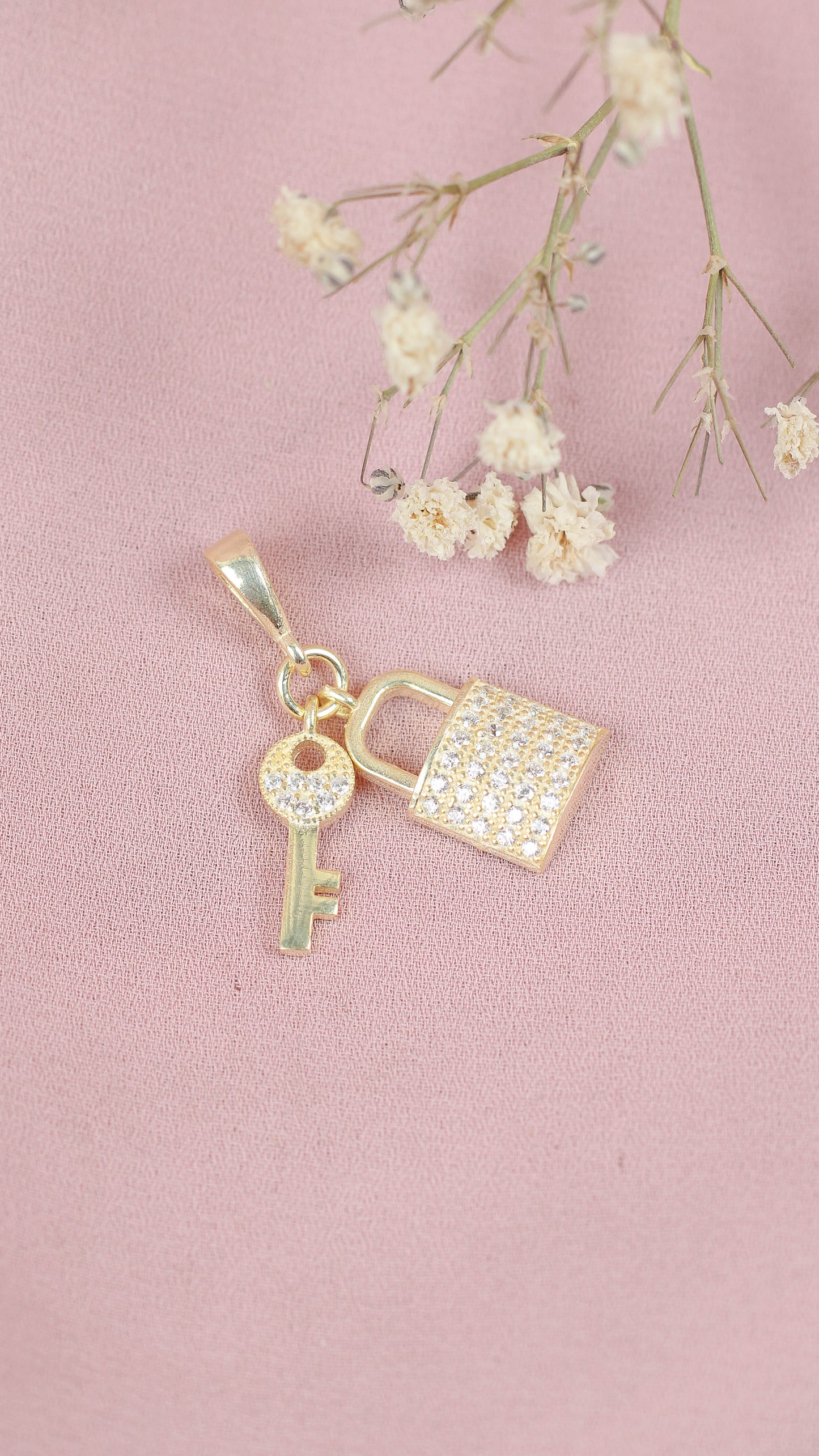 Dije llave con candado con circones - Plata/Oro