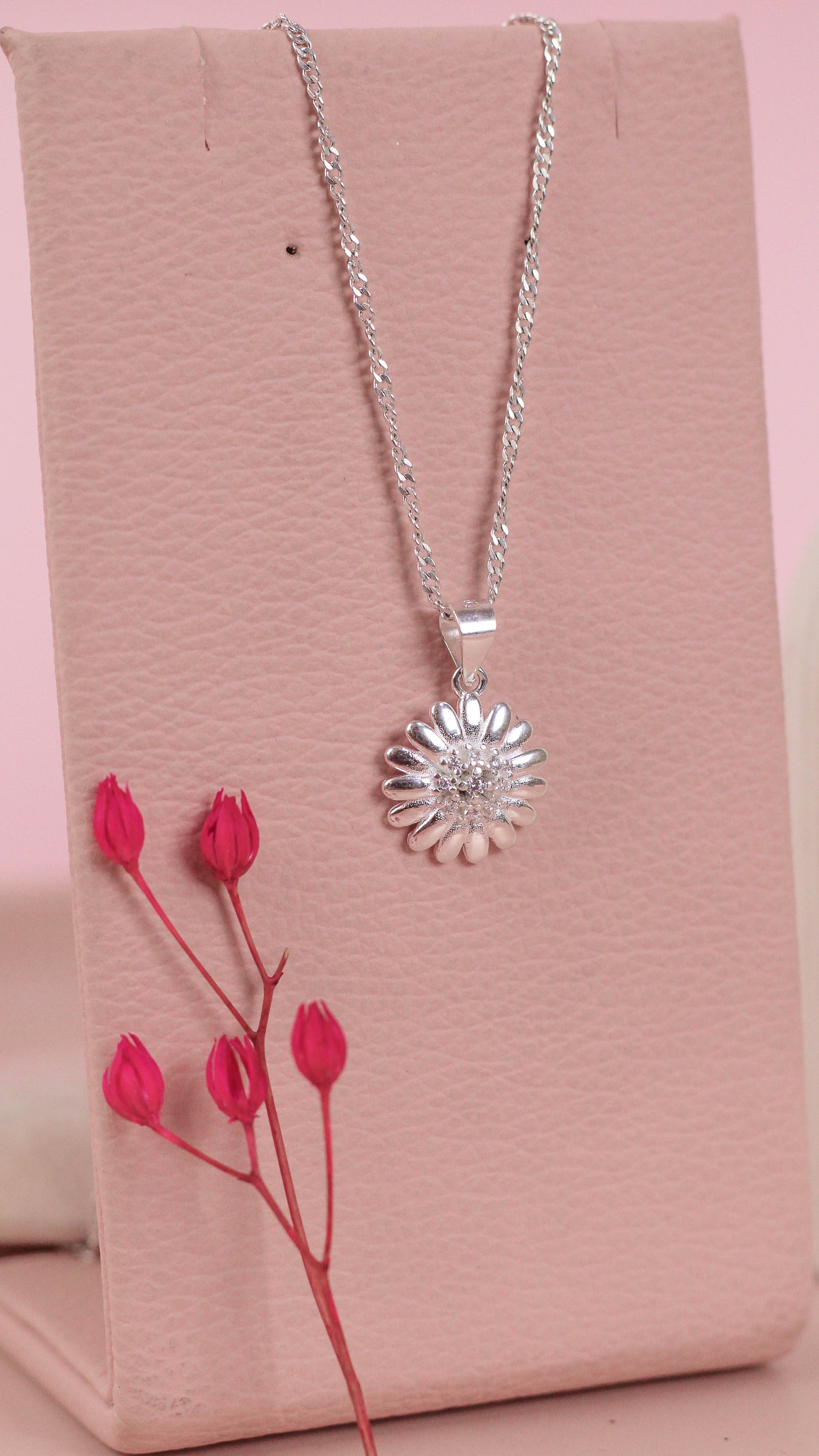 Dije margarita con circones - Plata