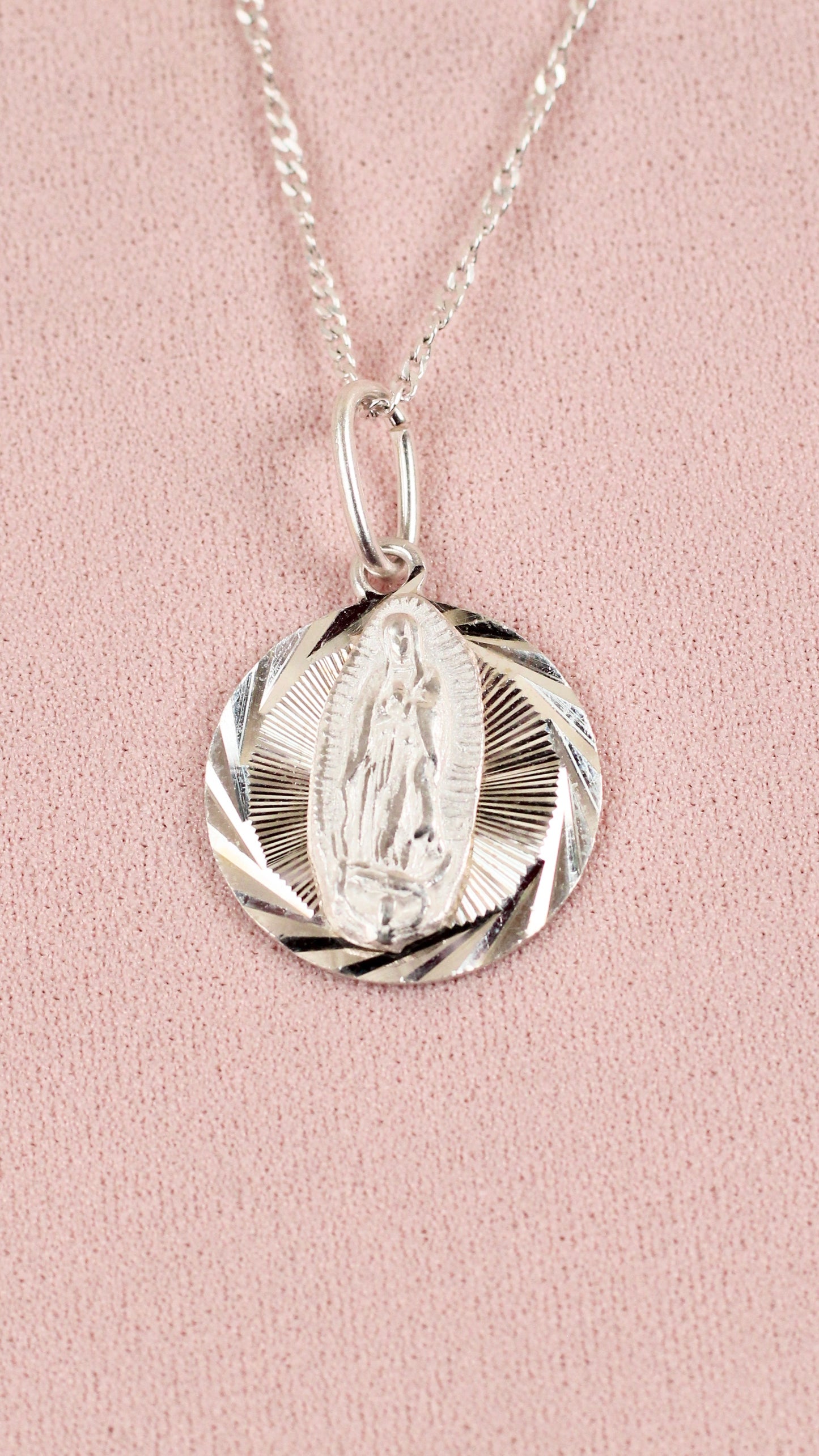 Dije Virgen de Guadalupe diamantado- Plata