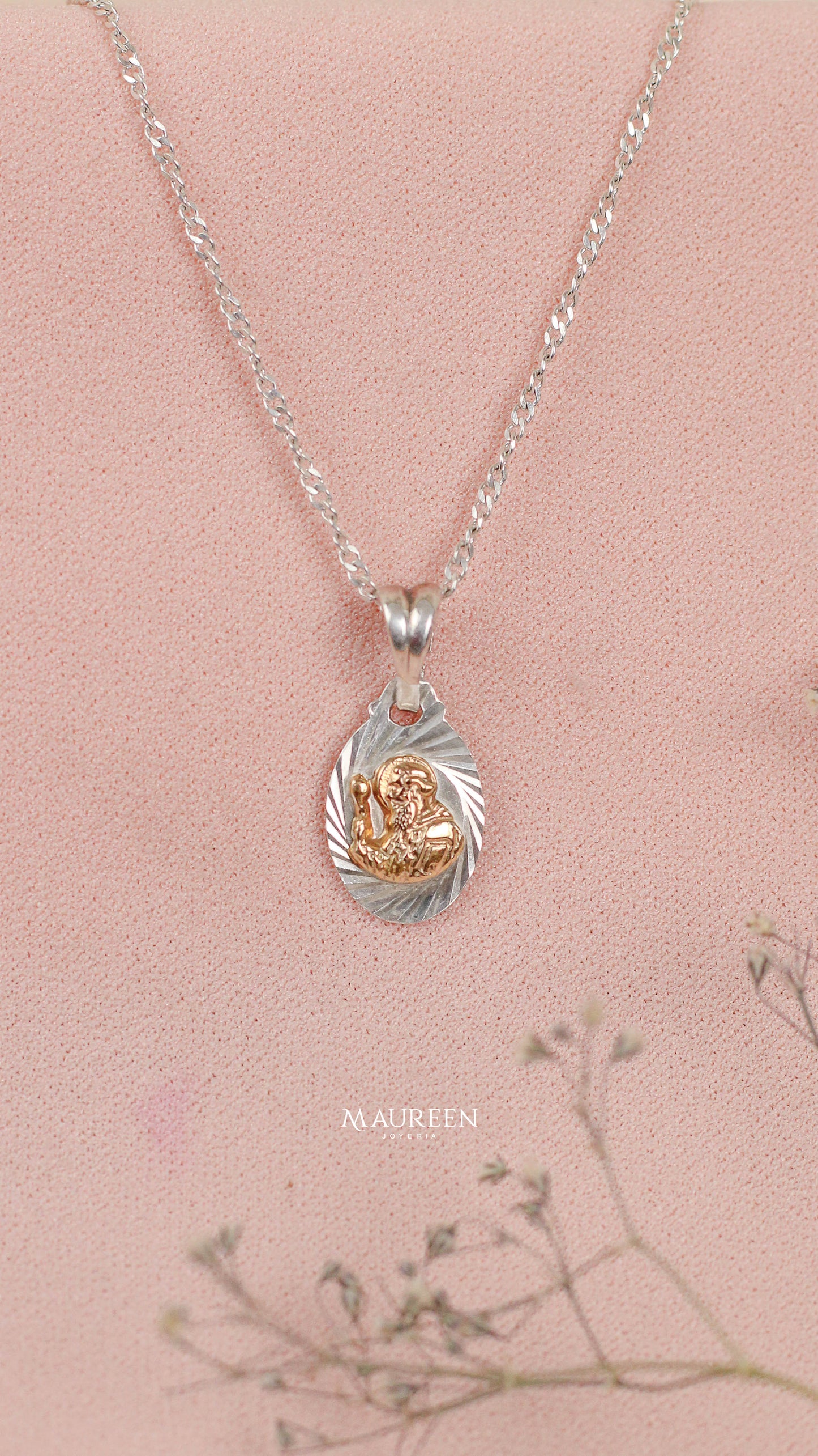 Dije ovalado con San Benito - Plata/Oro