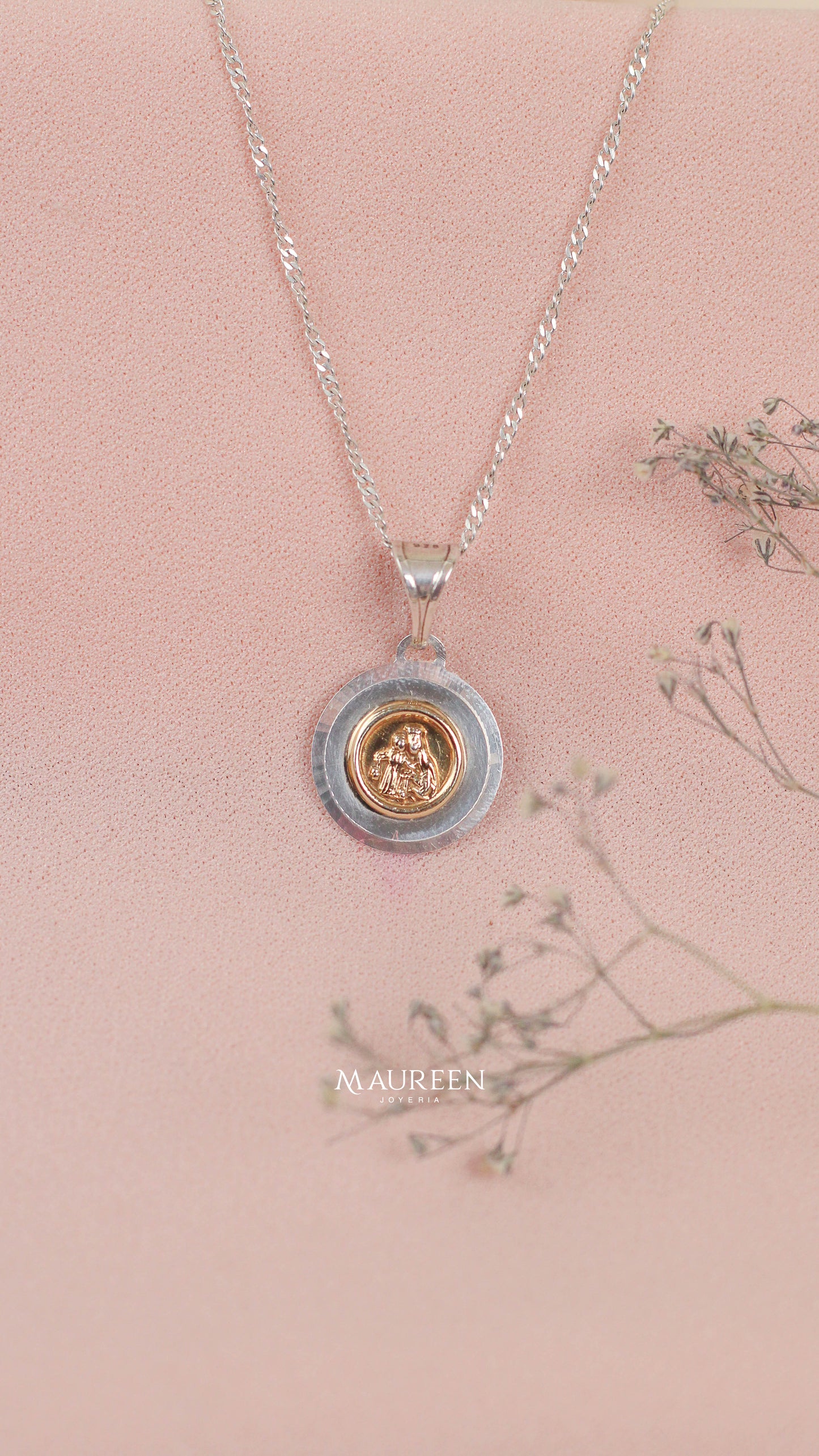 Dije redondo con virgen del carman - Plata/Oro