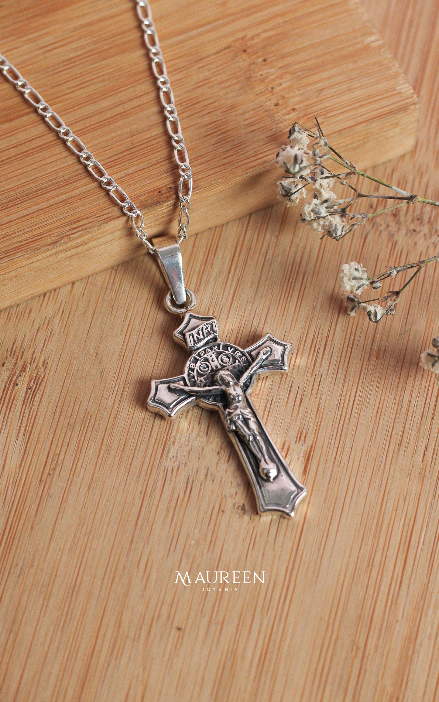 Dije cruz san benito INRI - plata quemada