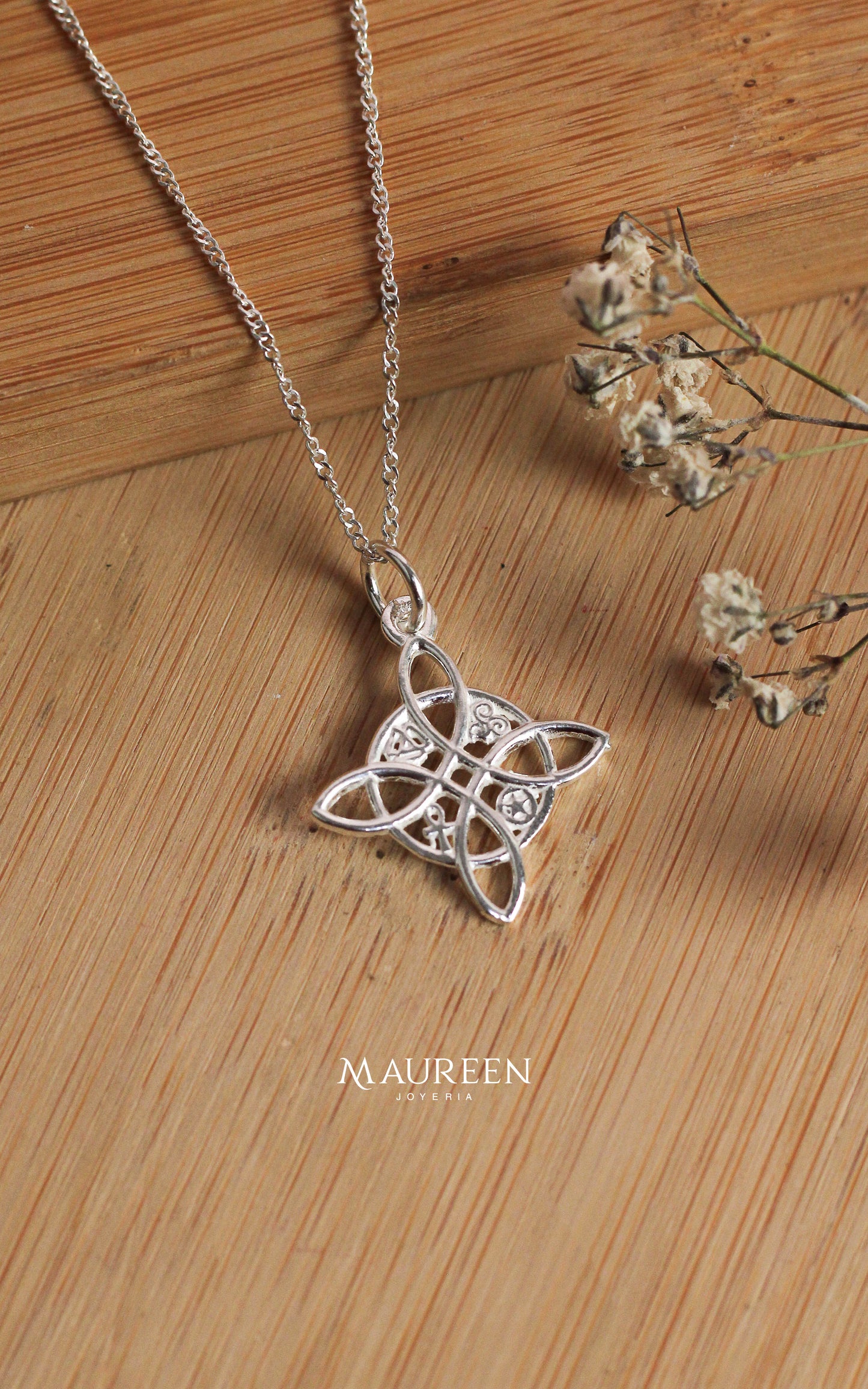 Dije nudo de bruja calado puntos de abundancia - plata