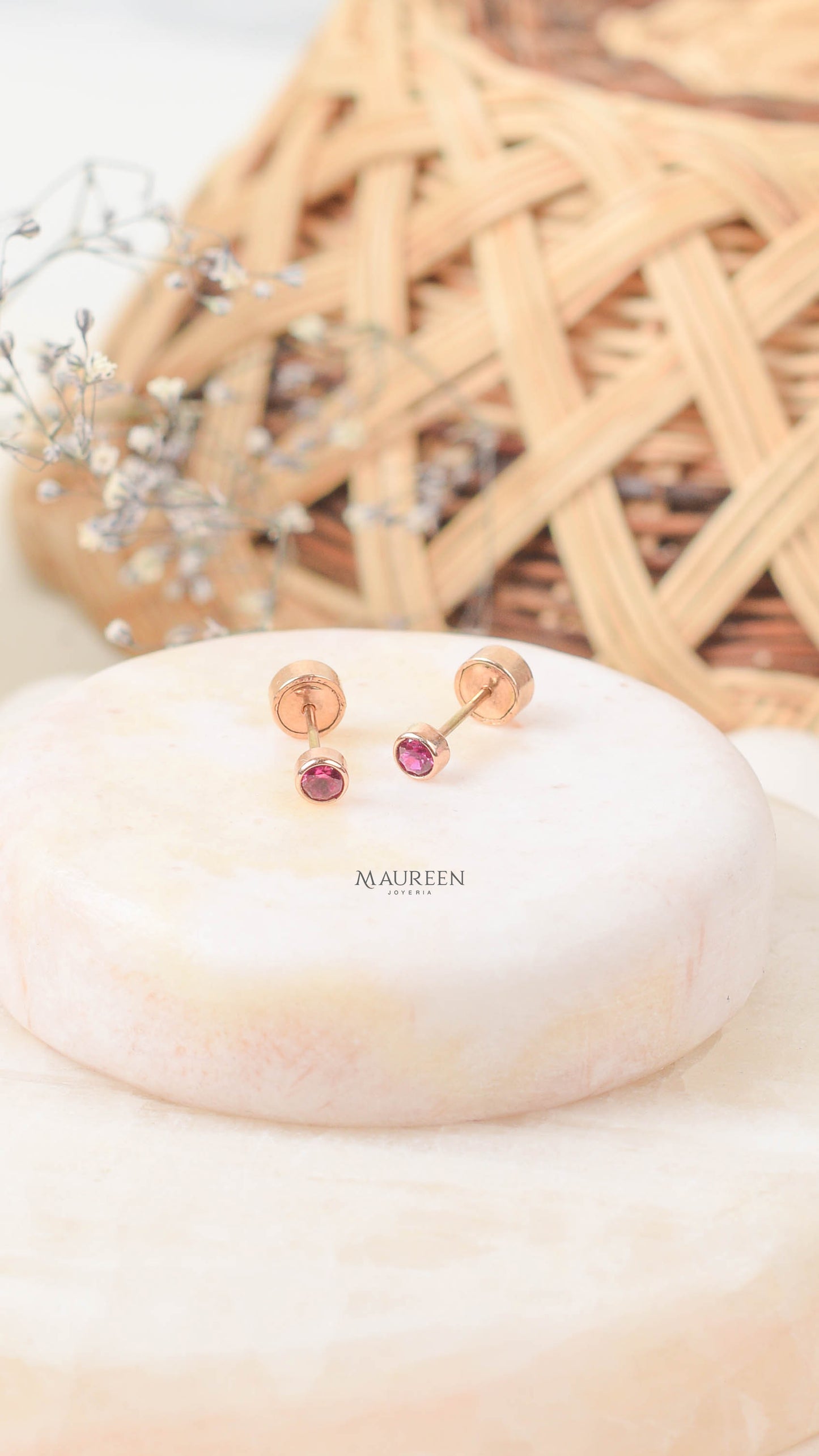 Aretes abridores punto luz rubi - Oro