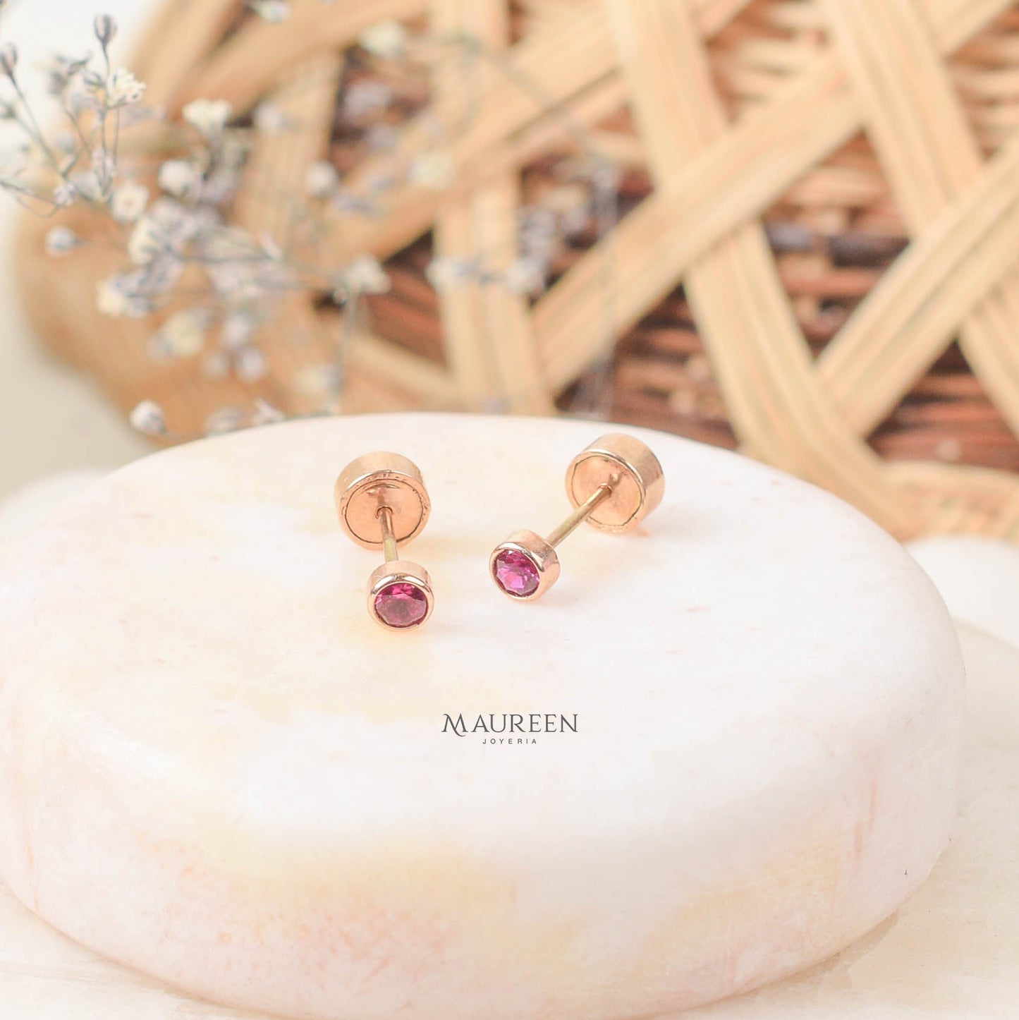 Aretes abridores punto luz rubi - Oro