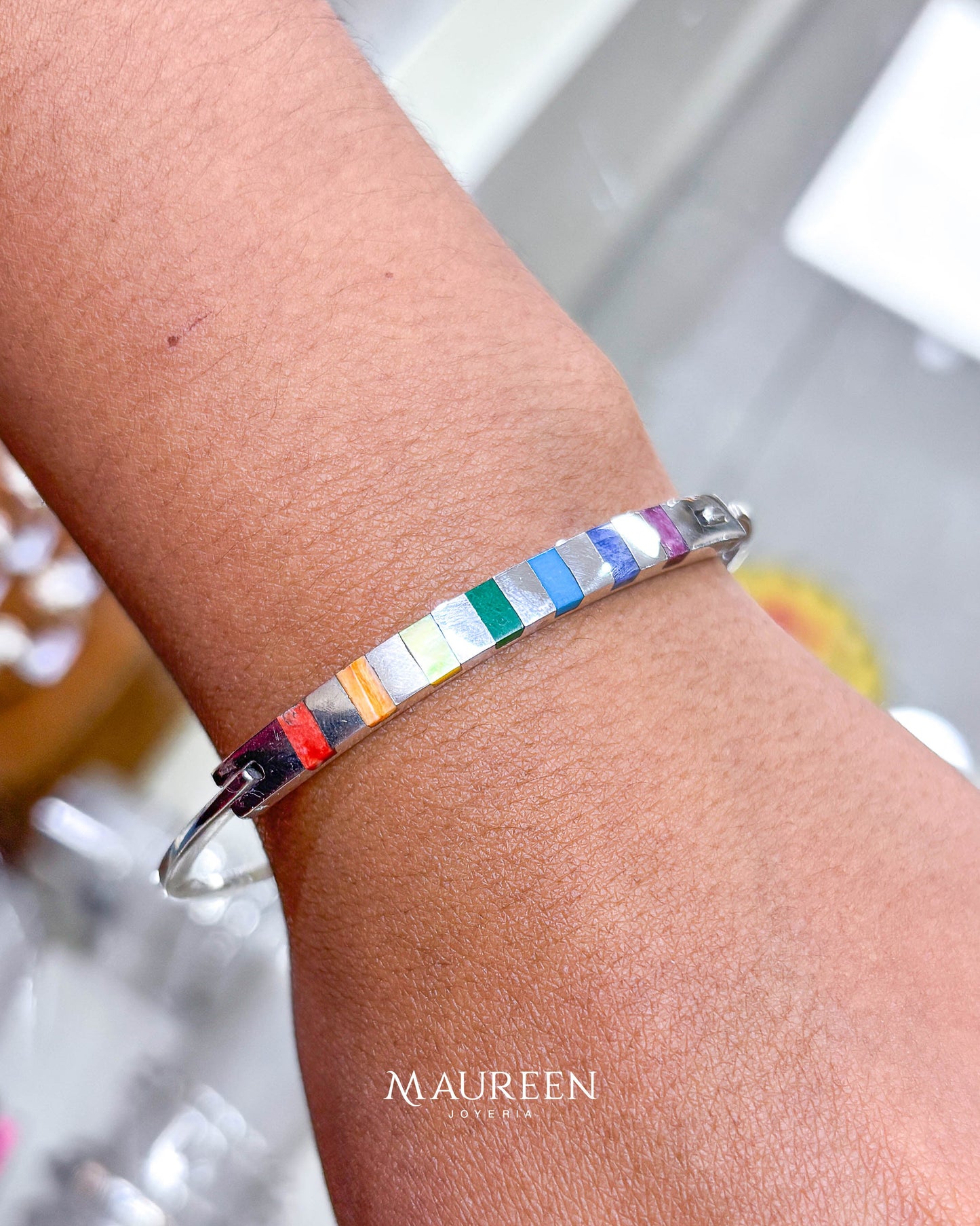 Puñera ovalada piedras naturales arcoiris - Plata