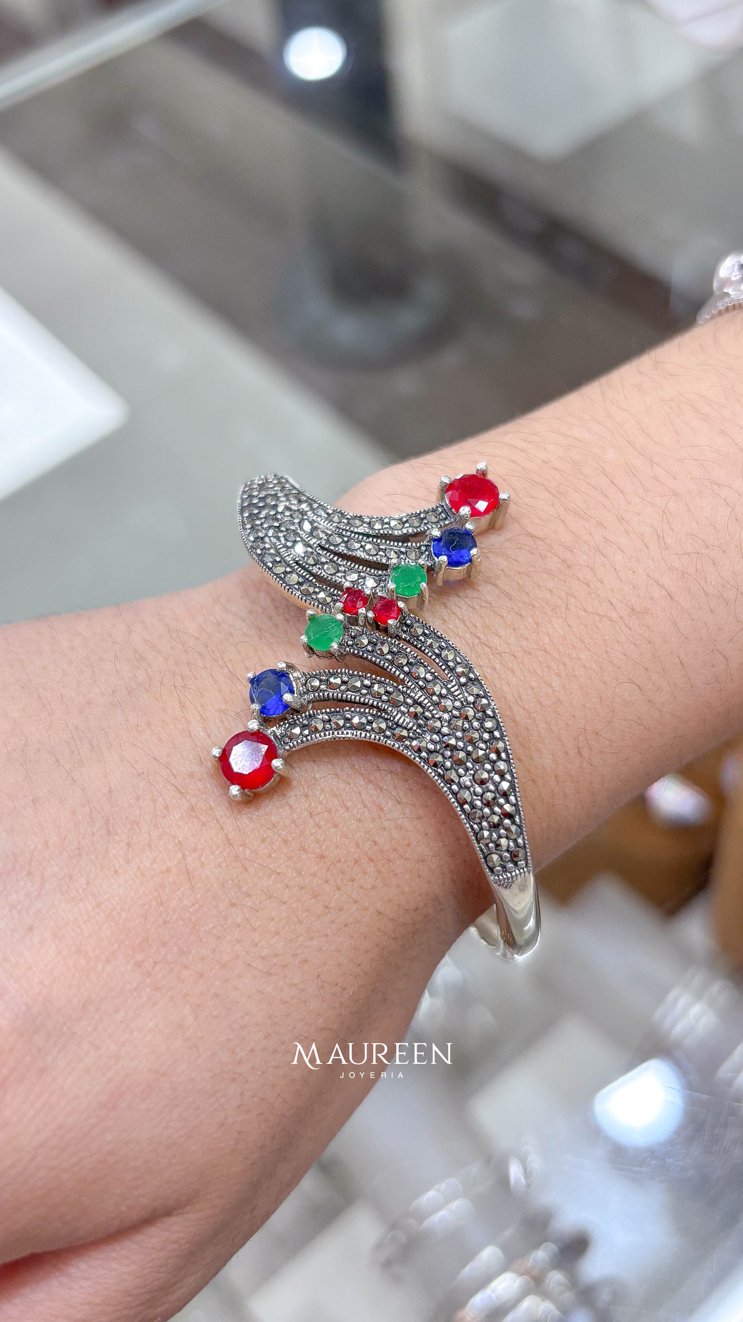 Puñera marquesita, esmeralda y rubi- Plata