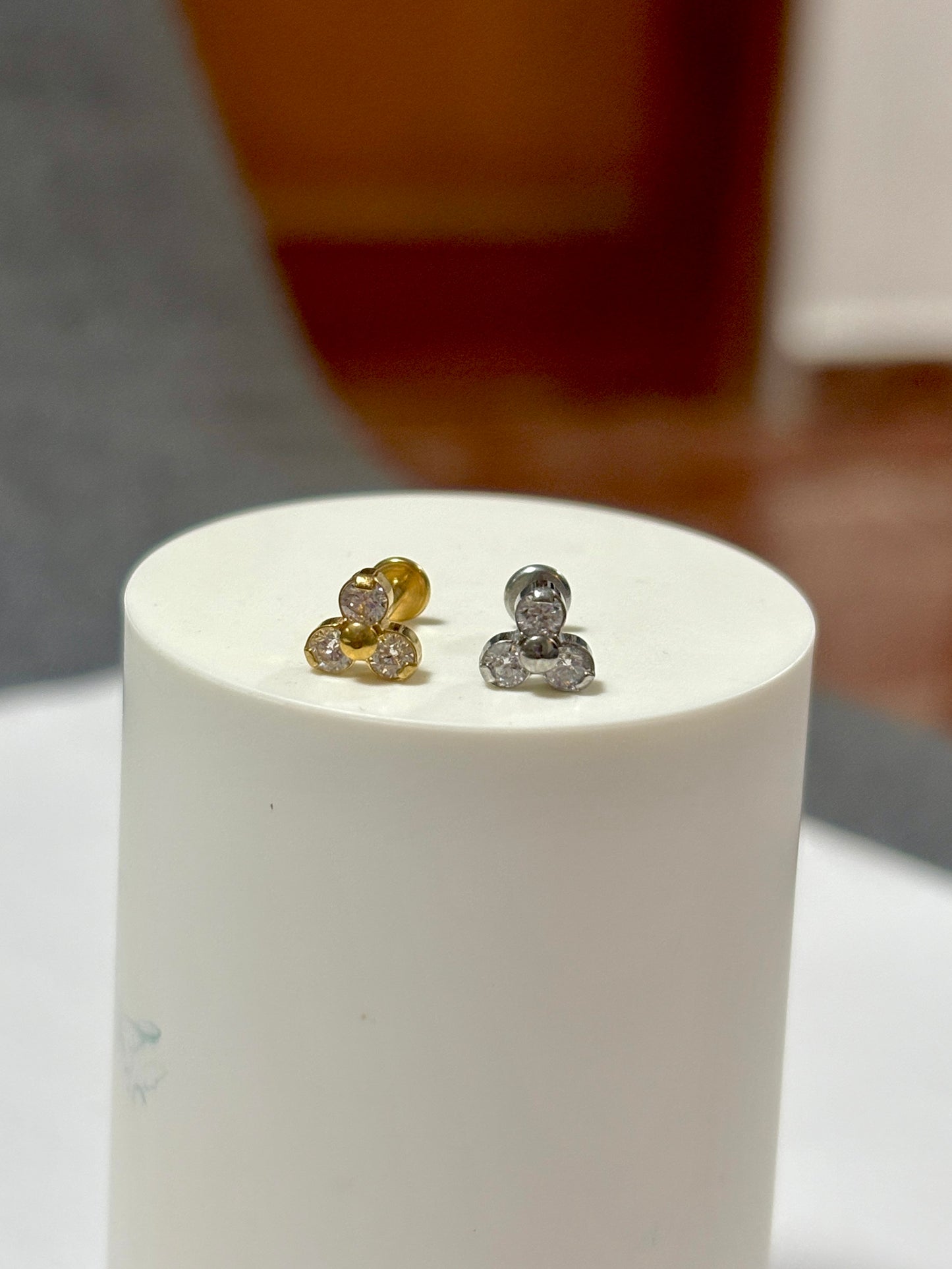 Arete piercing trebol - Acero quirúrgico