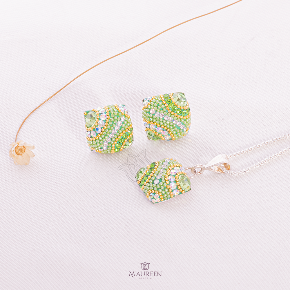 Juego cuadrado verde con circones pegado - Plata