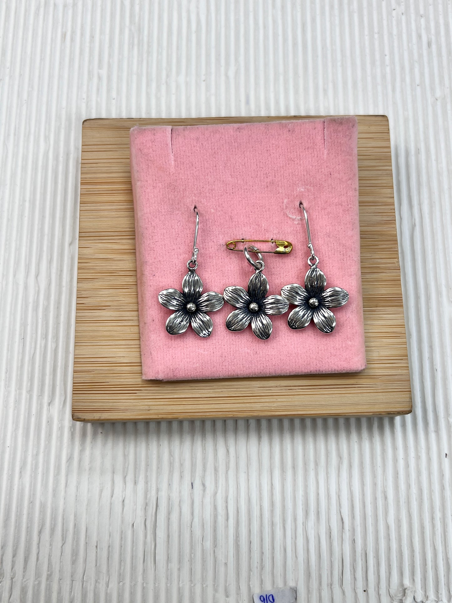 Juego flor colgante - plata quemada