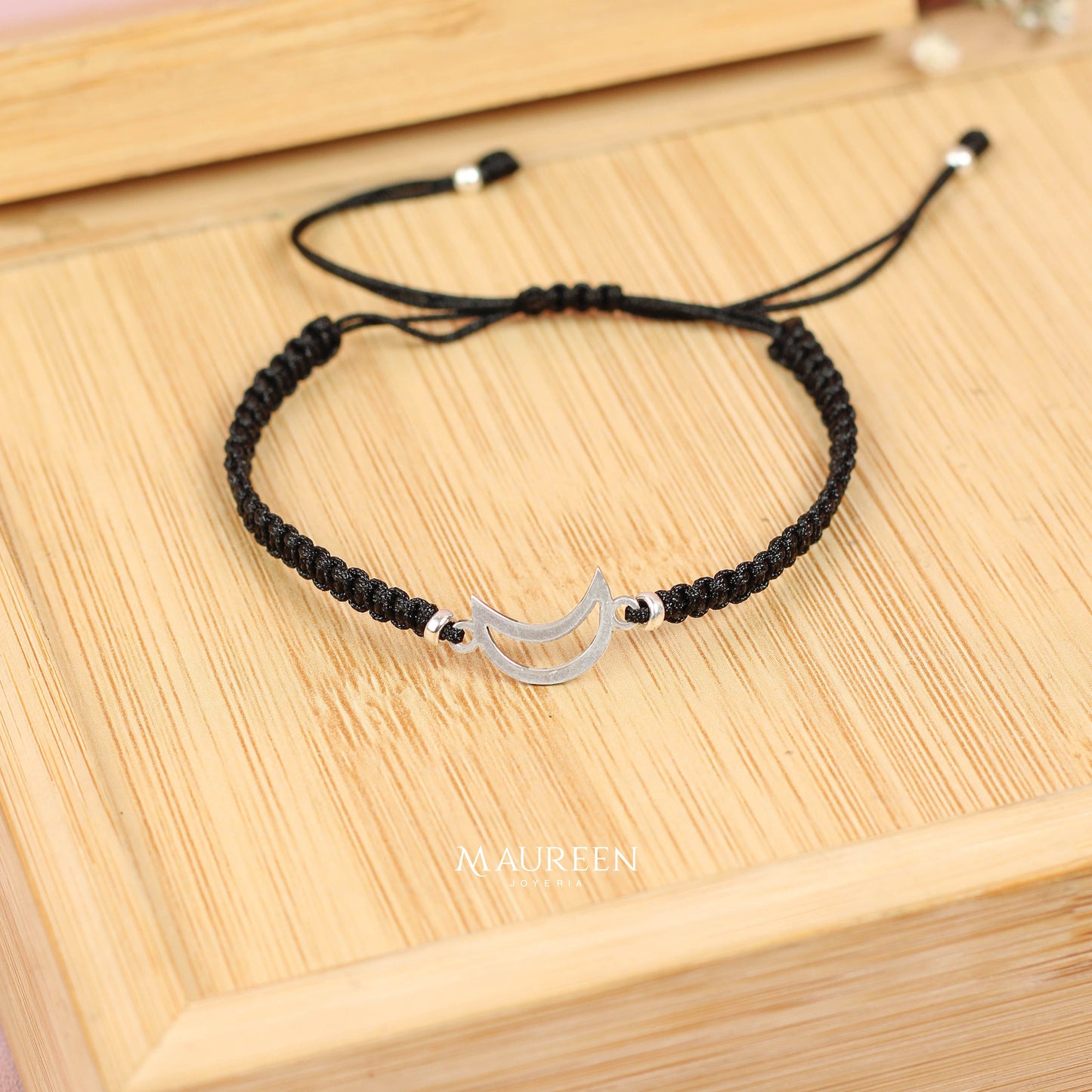 Pulsera de hilo negro dije luna - Plata