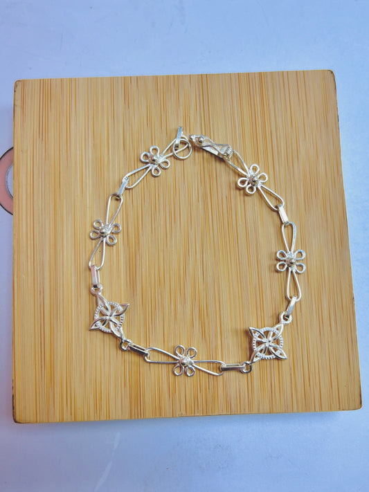 Pulseras delgadas nudo de bruja - plata