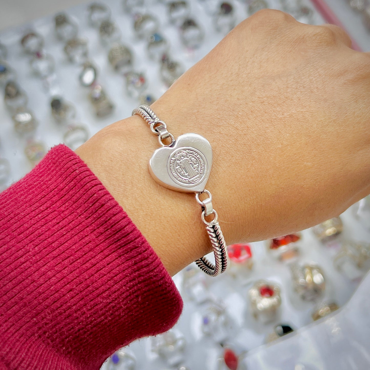 Pulsera tejida corazon san benito - plata quemada