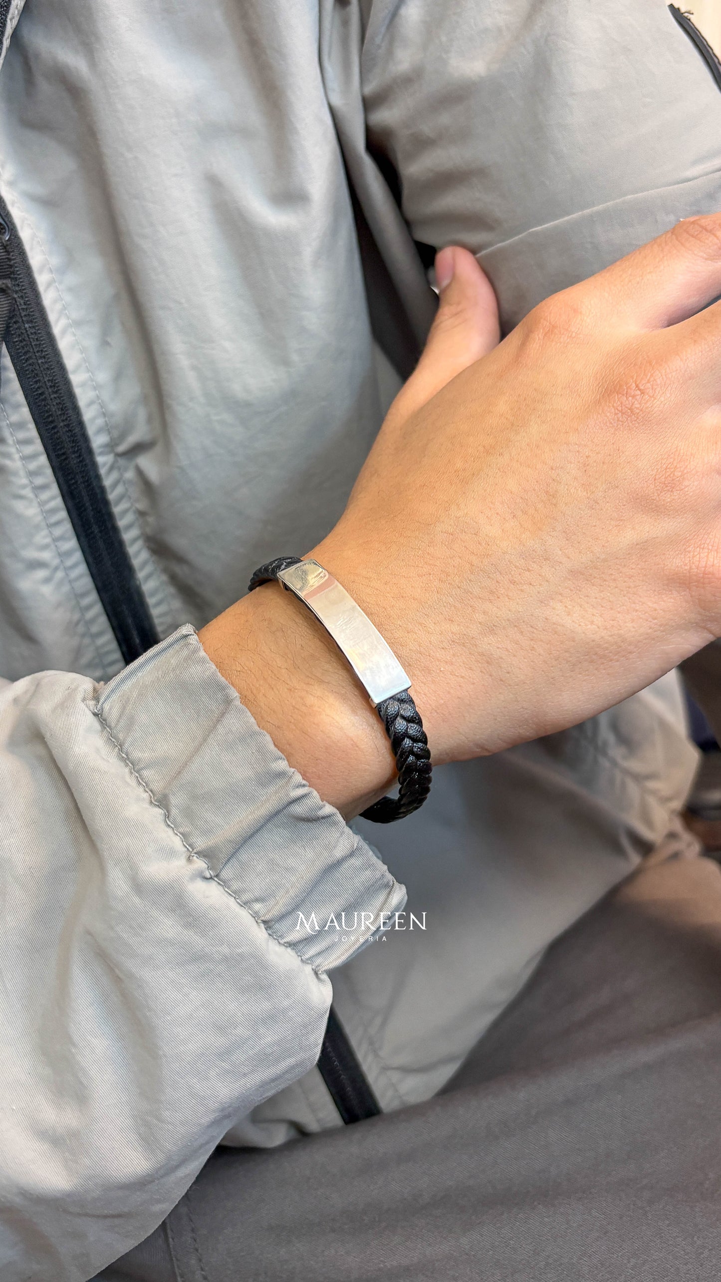 Pulsera de cuero trenzada con placa rectangular delgada - Plata