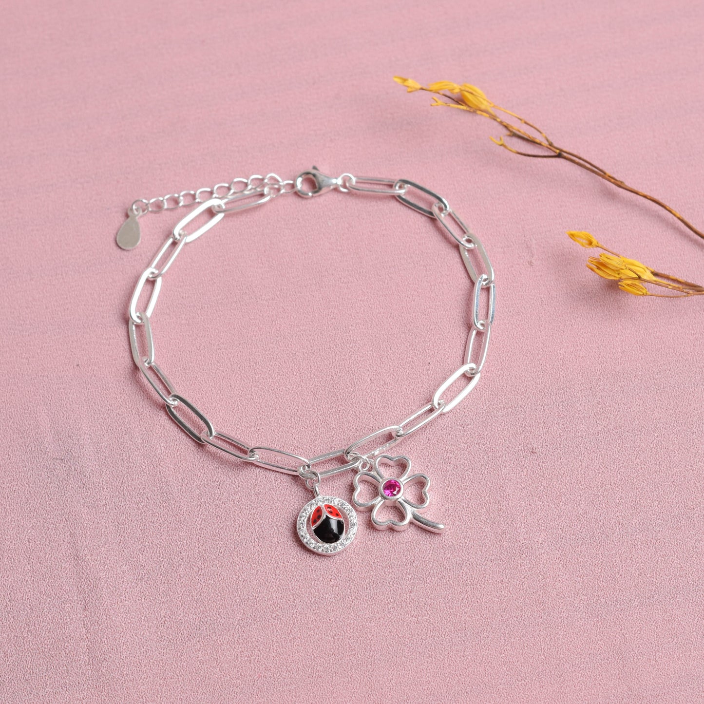 Pulsera cadena dije mariquita y flor - Plata