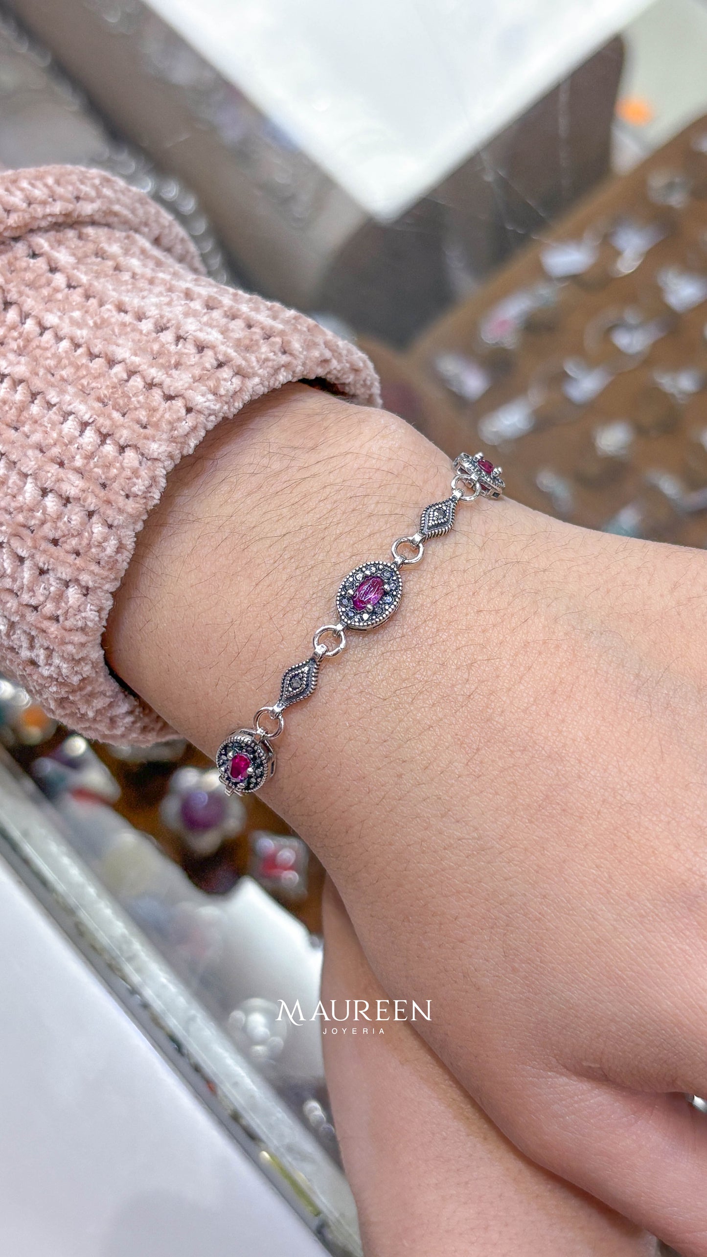 Pulsera oval con rubi y marquesita - Plata