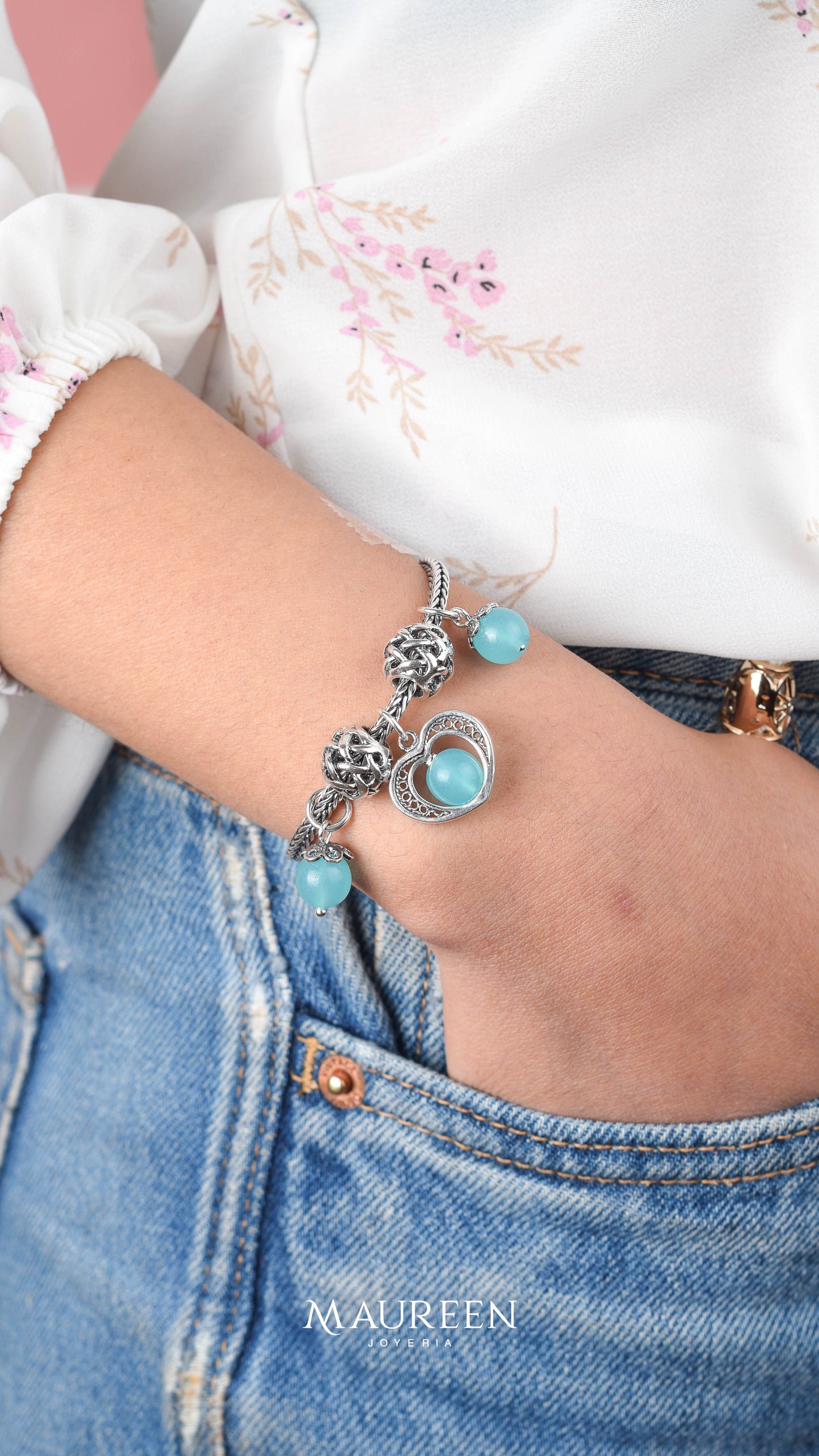 Pulsera espiga con dije corazon con piedras naturales - Plata quemada