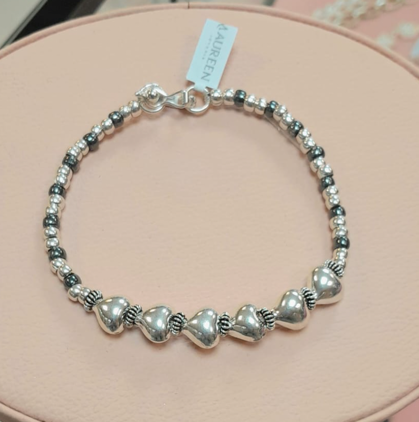 Pulsera rigida 6 corazones bombachos y donas pequeñas - Plata quemada