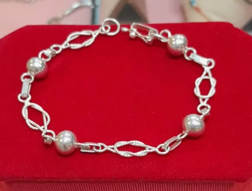 Pulsera esferas grandes con amarrados entorchados - Plata