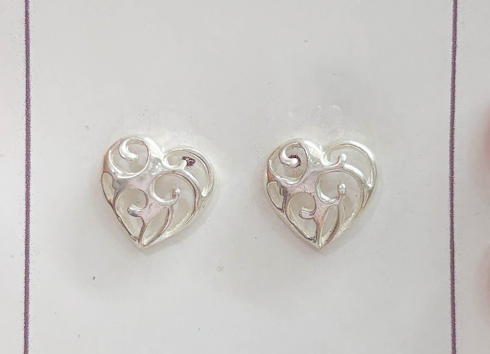Arete corazon calado con ramas - Plata