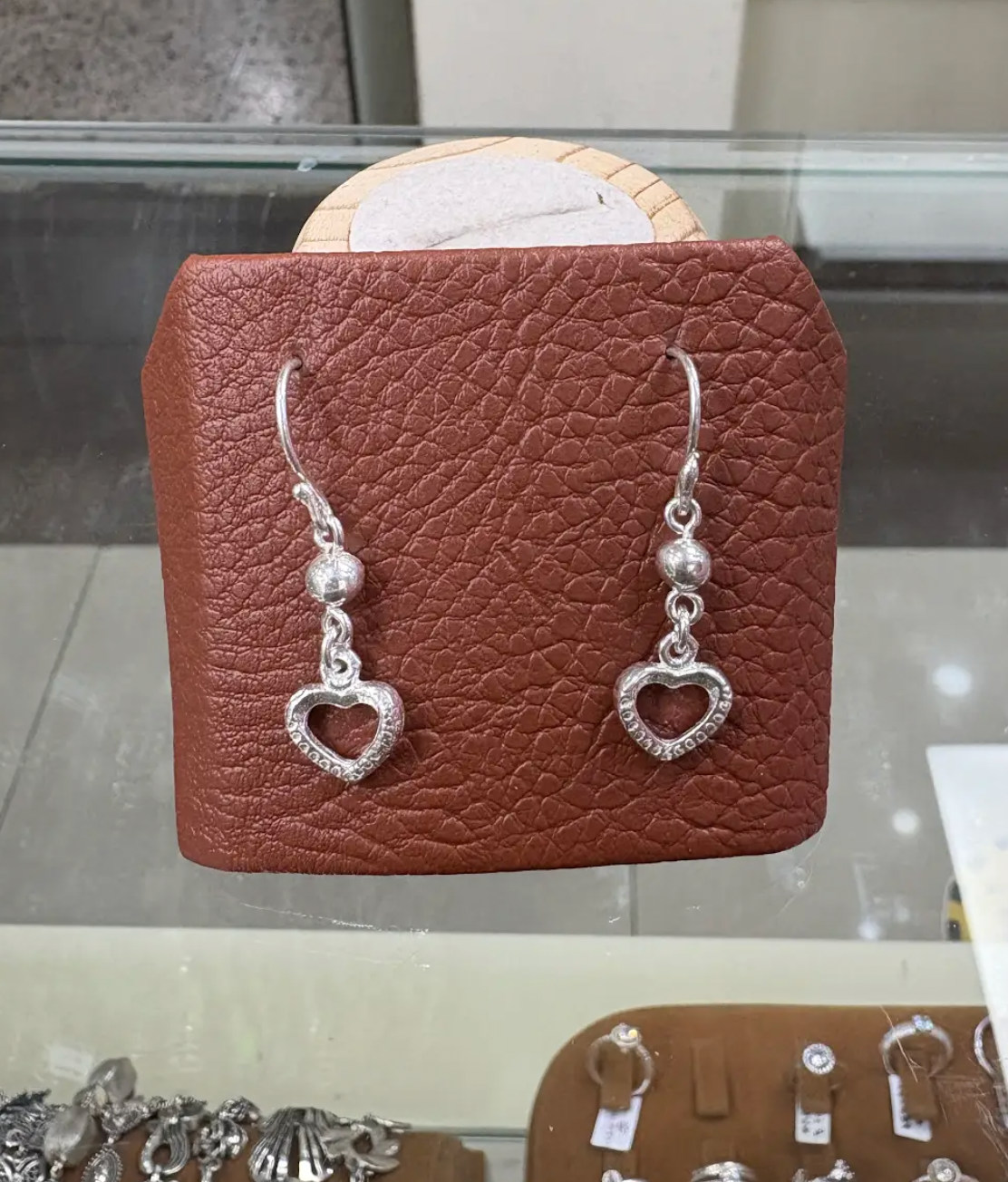 Arete esfera con corazon calado texturado colgante- Plata