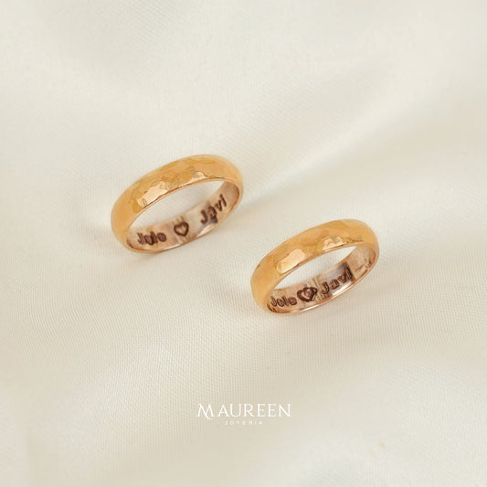Aros de matrimonio modelo martillado - Oro