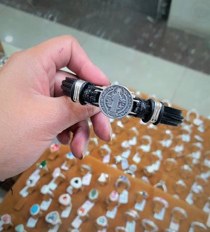Pulsera de cuero San Benito - Plata