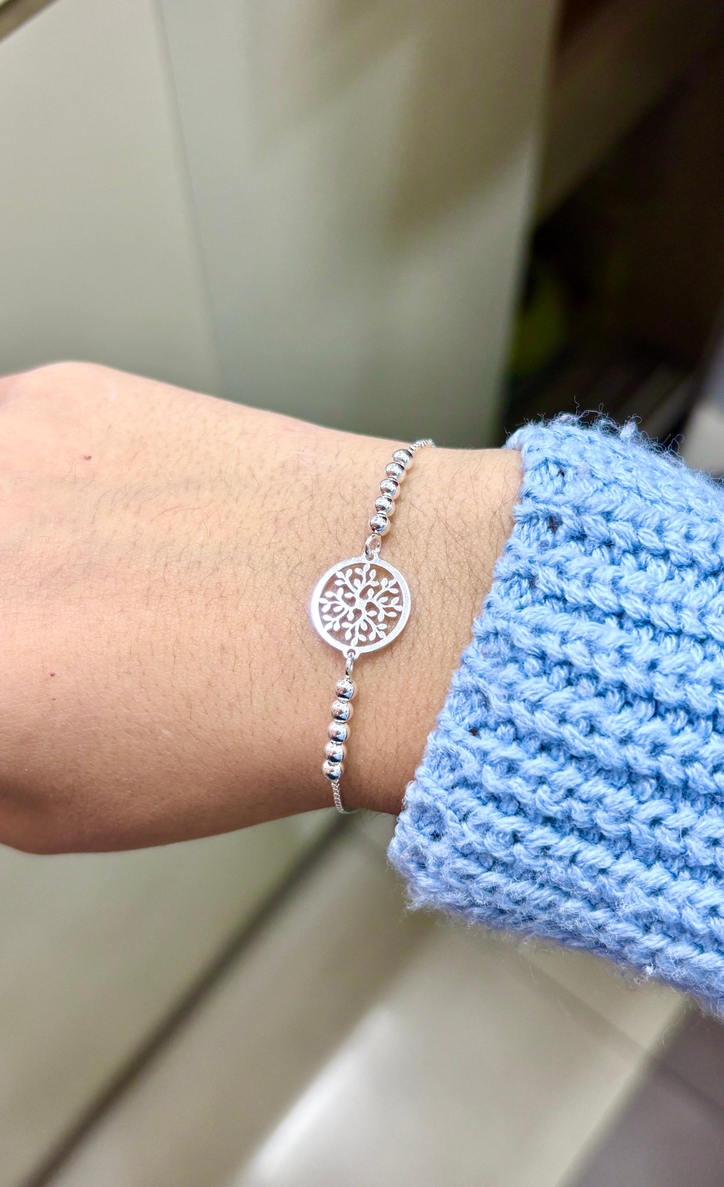 Pulsera ajustable flor con 5 esferas a los lados - Plata