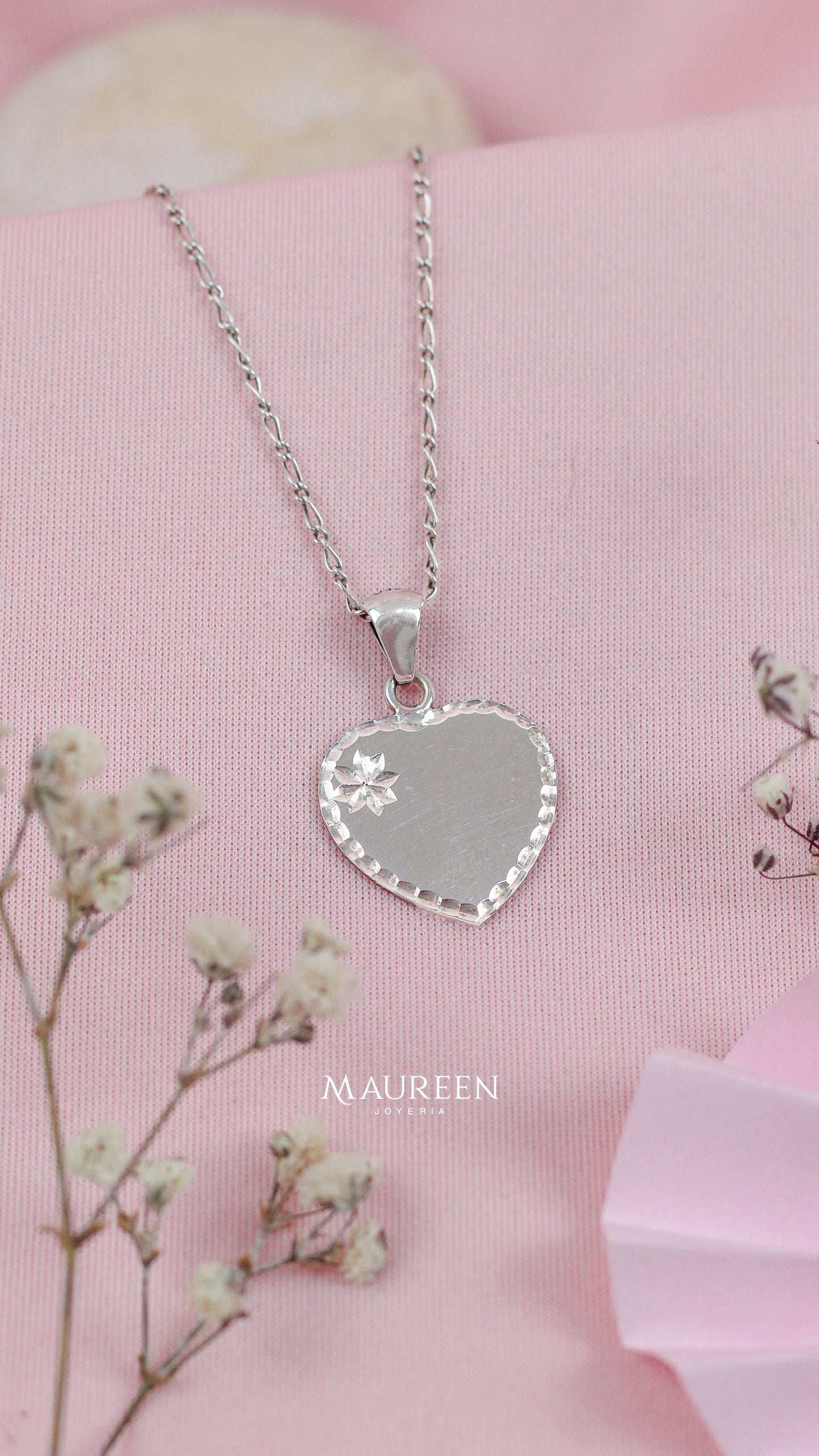 Dije corazón con flor diamantado -  Plata