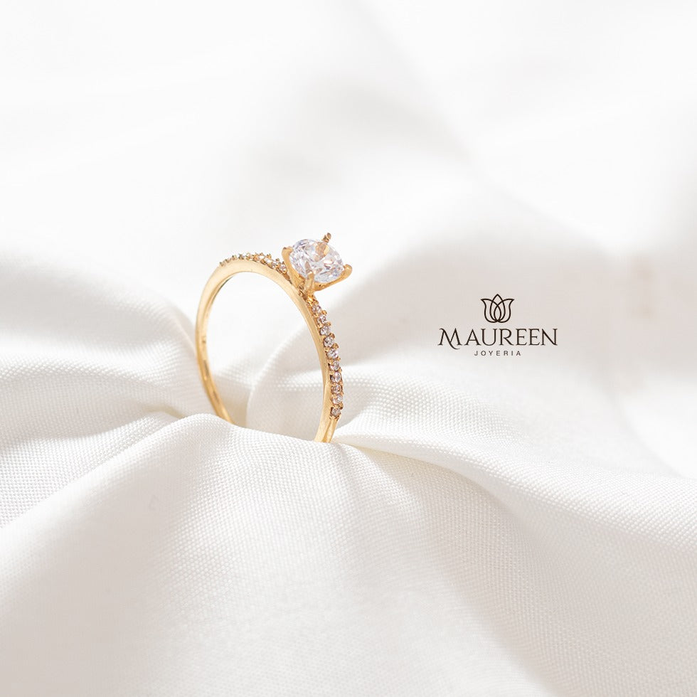 Anillo de compromiso solitario con circones - Oro