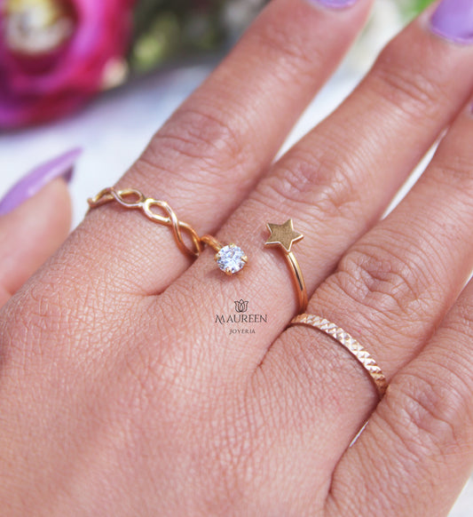 Anillo estrella y piedra blanca - Oro