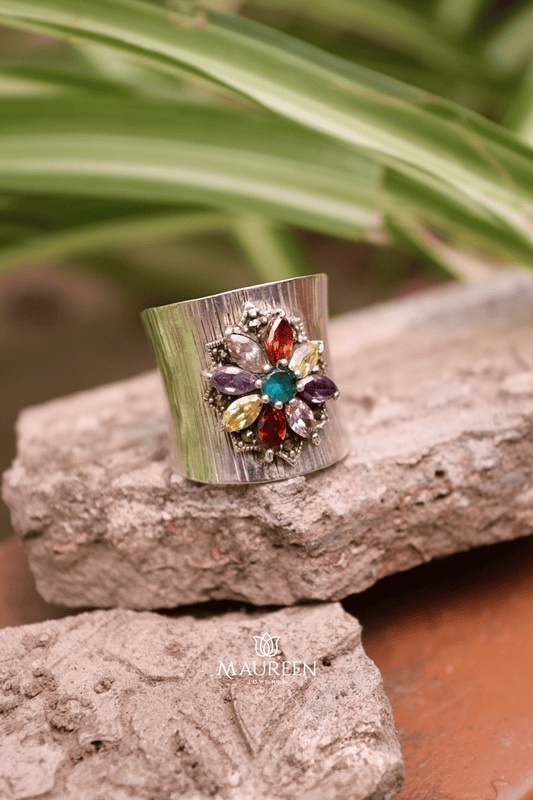 Anillo flor piedras naturales marquesita  - Plata