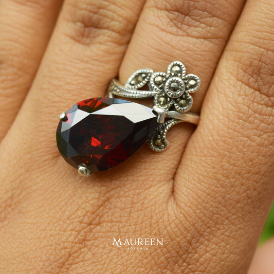 Anillo flor marquestia piedra rubí  - Plata