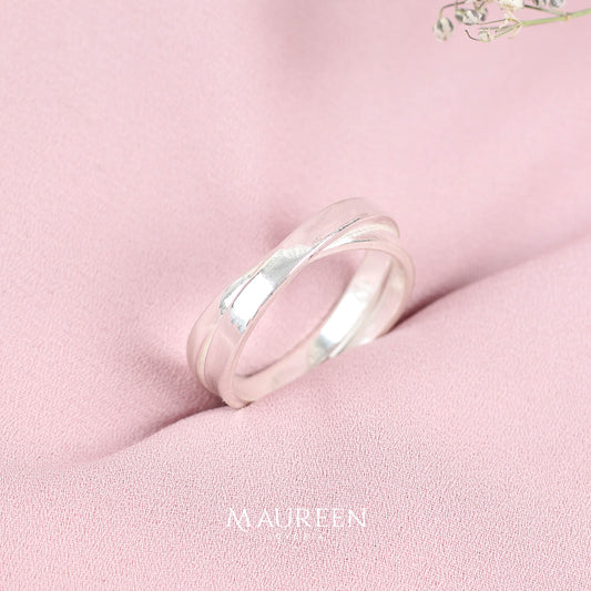 Anillo dos aros entrelazados lisos