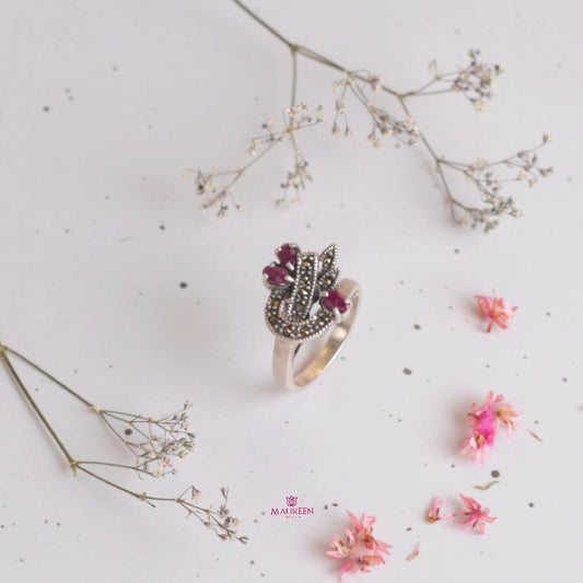 Anillo marquesita flor con rubí - Plata