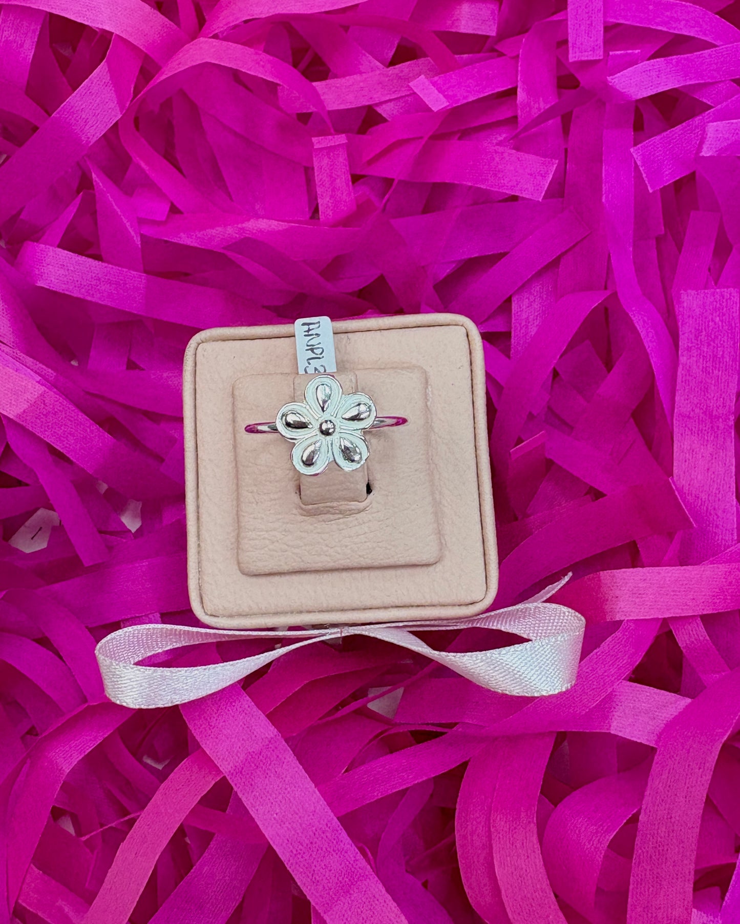 Anillo flor petalos gota - plata