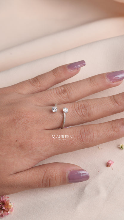 Anillo dos circones regulable - Plata